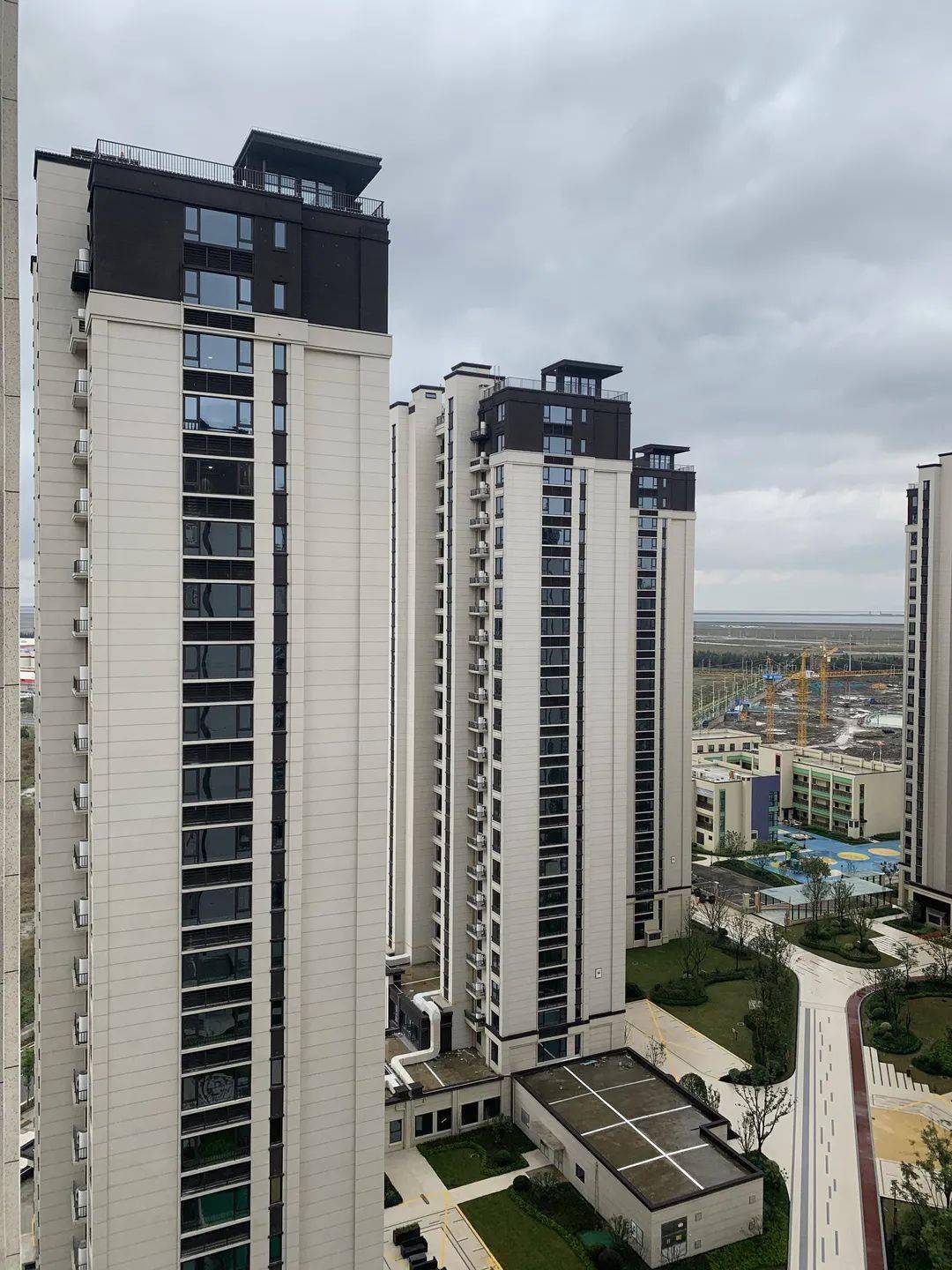 瓯江口东樾府pk经开区翡丽云邸……_项目_地下室_温州