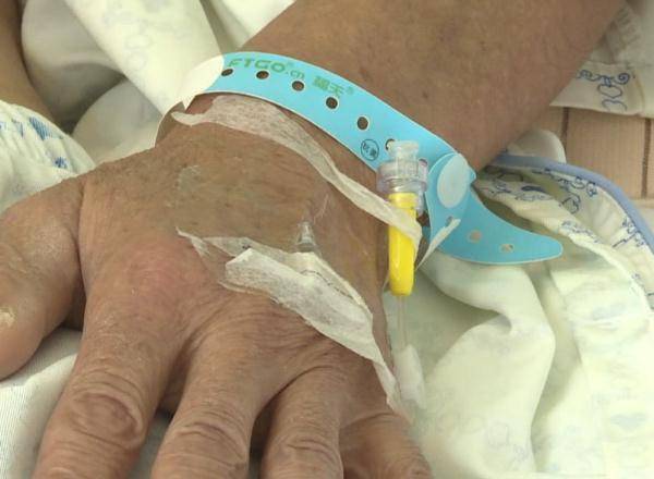 手术|男子胸痛两年没重视，差点被体内“定时炸弹”夺命