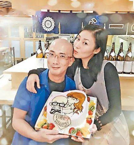 成为了她被赞“香港第一美腿”，和丈夫相恋7天就闪婚，20年没生孩子，51岁过上向往的生活