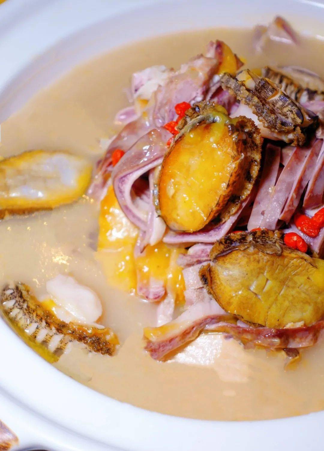 澳洲谷饲牛腿,鲍鱼猪肚鸡,王炸菜单!