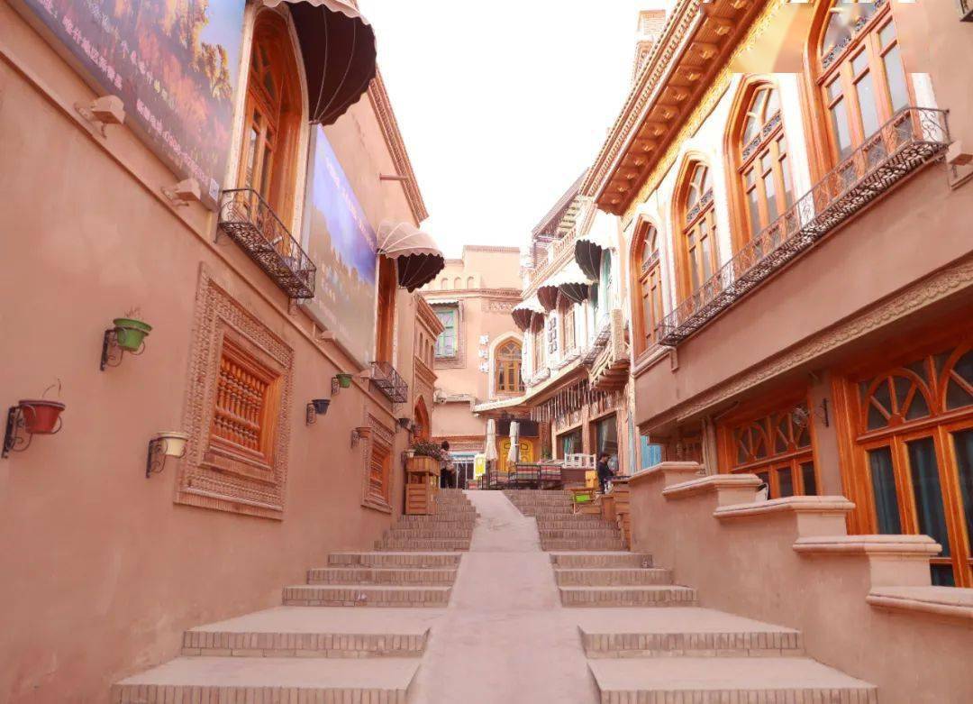 喀什古城印象一条街——九龙泉特色商业街区入选第一批自治区旅游休闲