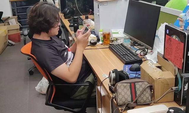 手机上玩怪物猎人再也不是梦了