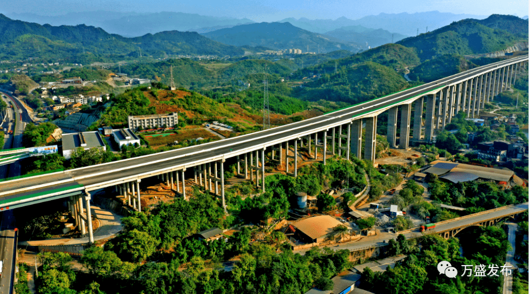 渝黔高速公路扩能项目(万盛段)进入收尾施工阶段