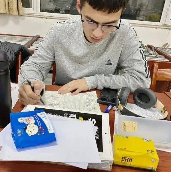 “看到失火,第一反应就是救人”——记省见义勇为英雄杜非、张朋喆_老奶奶_想法_什么