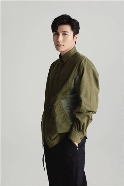 束文波陈昊长得正但最想演亦正亦邪的角色