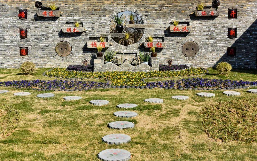 女山湖多彩古镇入画来