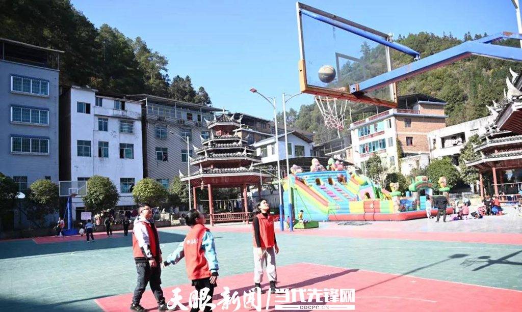 剑河敏洞乡组织开展纪念"12.5国际志愿者日"系列活动