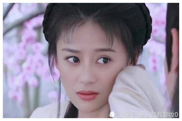 2011年,刚出道没多久的袁姗姗就搭档陈浩民出演《秦香莲》女一号,贡献