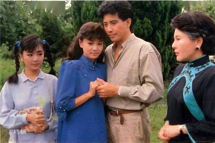 值得读 |《庭院深深》的10句话:爱情不是怜悯和同情_烟雾_虚幻_鬼魂