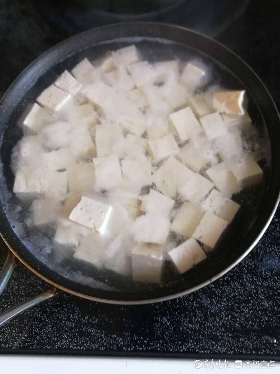 炖豆腐汤怎么做好吃又简单 1e56ab8fd8b9440babf285f333b16b44.jpeg