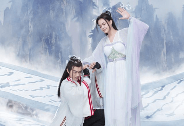 讲述了身怀绝世天分的少年王陆,拜灵剑派的五长老王舞为师,开启了一段