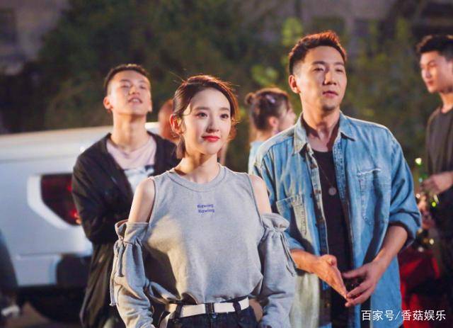 李一桐毕雯珺同住酒店疑似恋情曝光当事人发文澄清笑翻网友2021/