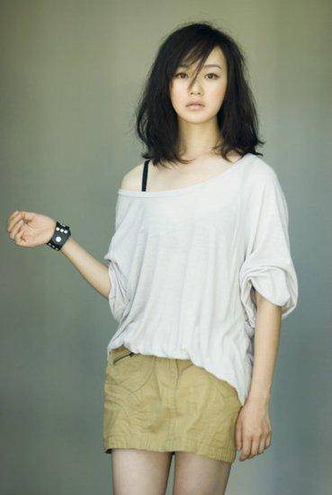 战菁一时尚气质优雅,睿智聪明,冰雪伶俐,总裁气质爆棚美极了!