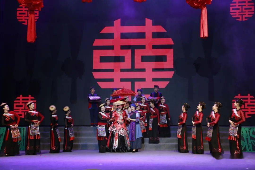 毛南族民族风情歌舞音画《艾南·世遗傩缘》上演