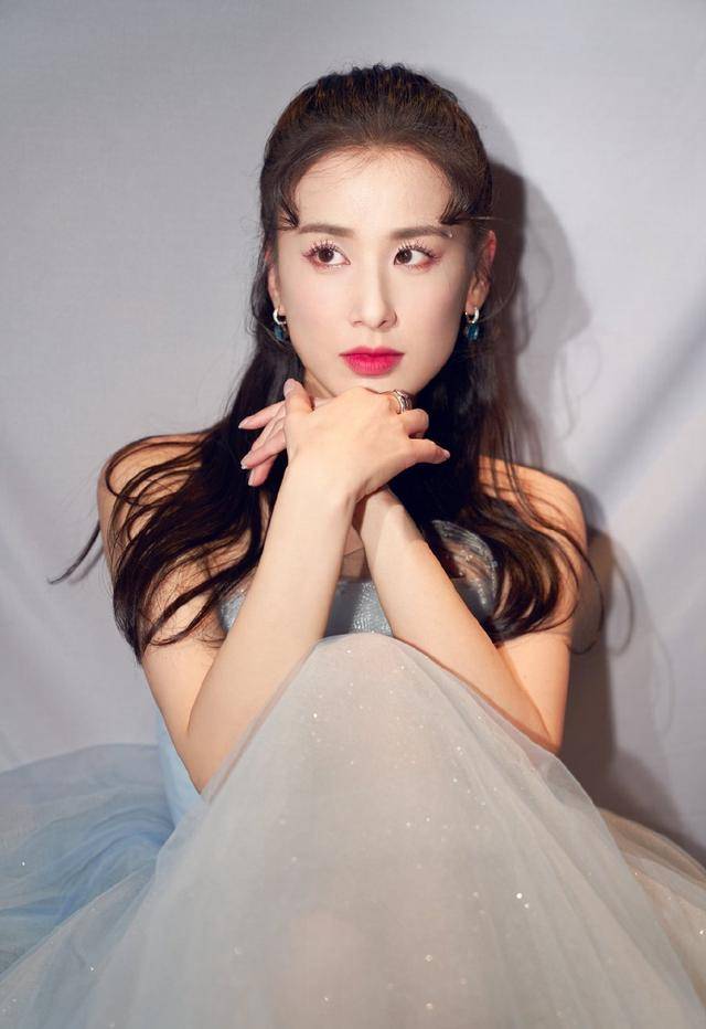 亿万富太黄圣依高清写真,皮肤白皙,性感迷人,太美了_写真_黄圣依_高清