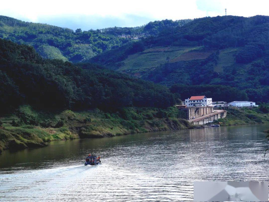 关注嗄里古渡秀山码头一日千年的跨越之旅