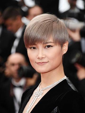 李宇春近照,国字脸棱角分明,37岁的她,没有绯闻成了一股清流_视频