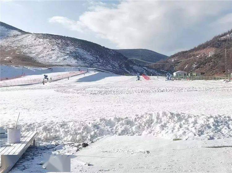 昭觉谷克德滑雪场图片