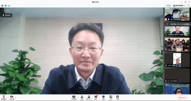 江苏省民政厅副厅长周恒新从政校联合角度提出了推进社会工作高质量