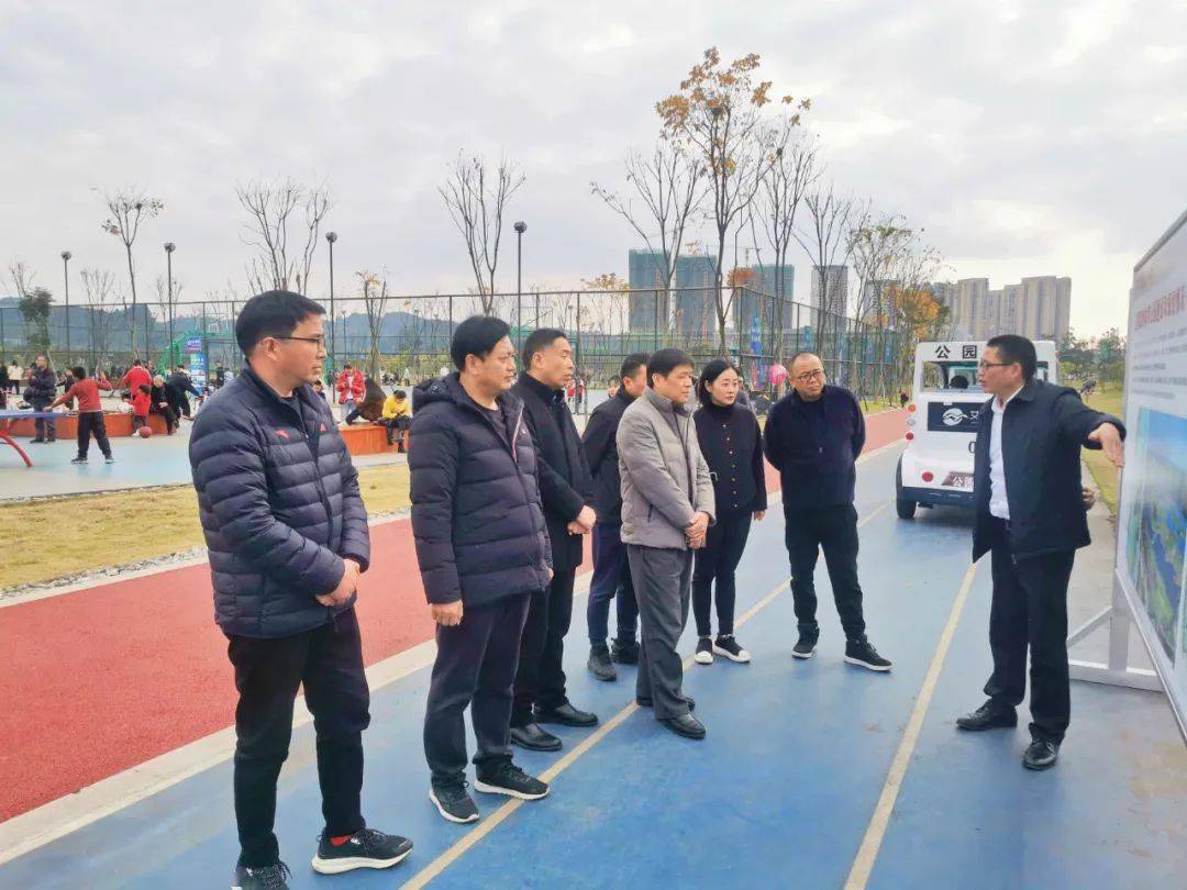 朱明莅眉调研体育公园规划建设工作