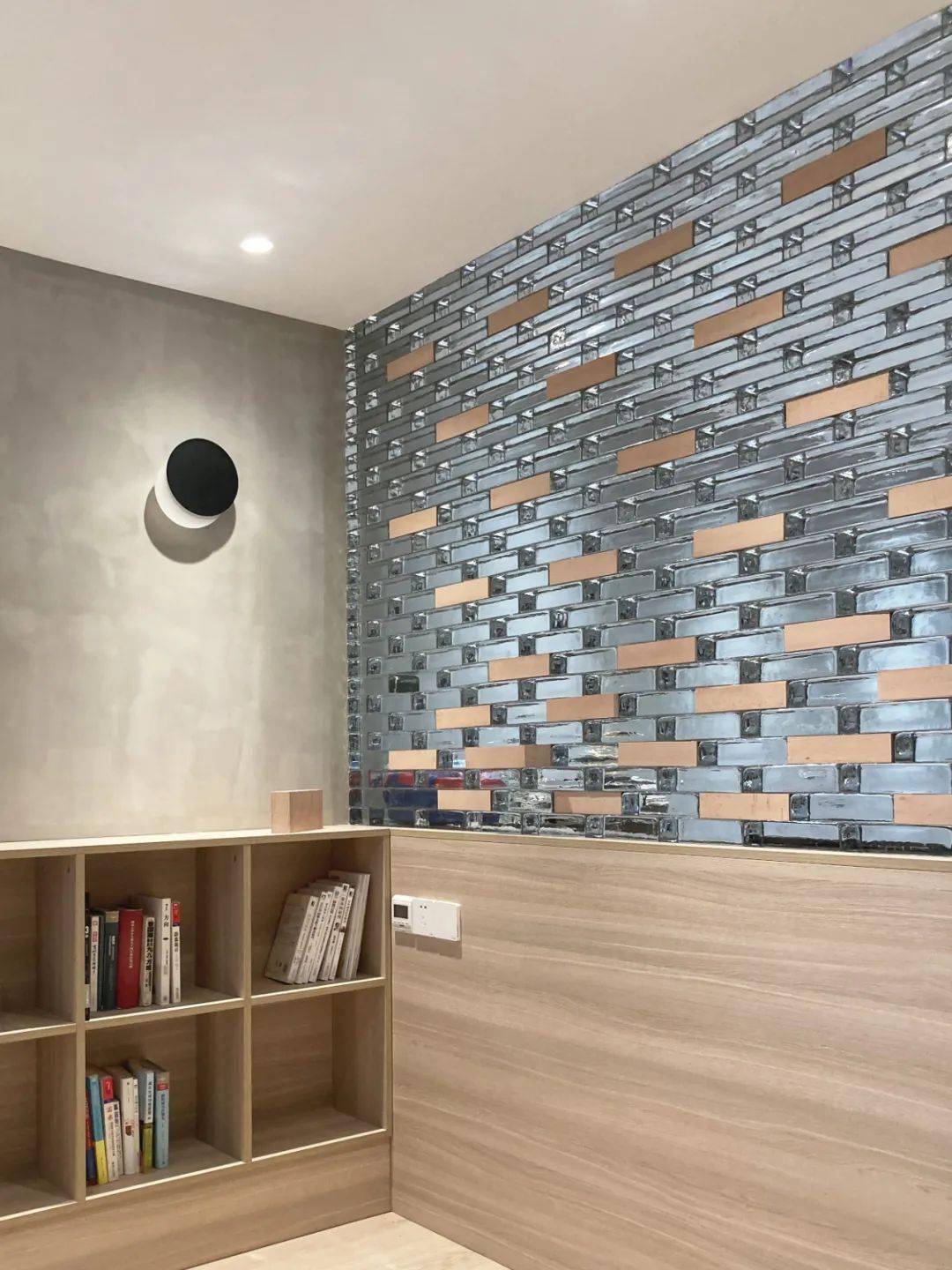 55m05一室一厅妙改两室两厅,玻璃砖墙,矮墙隔断的运用,让空间通透