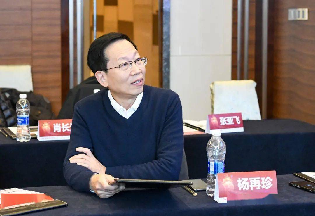 省内来自河南省胸科医院的朱汝军副院长,张力,张瑞成,王建伟主任;郑大