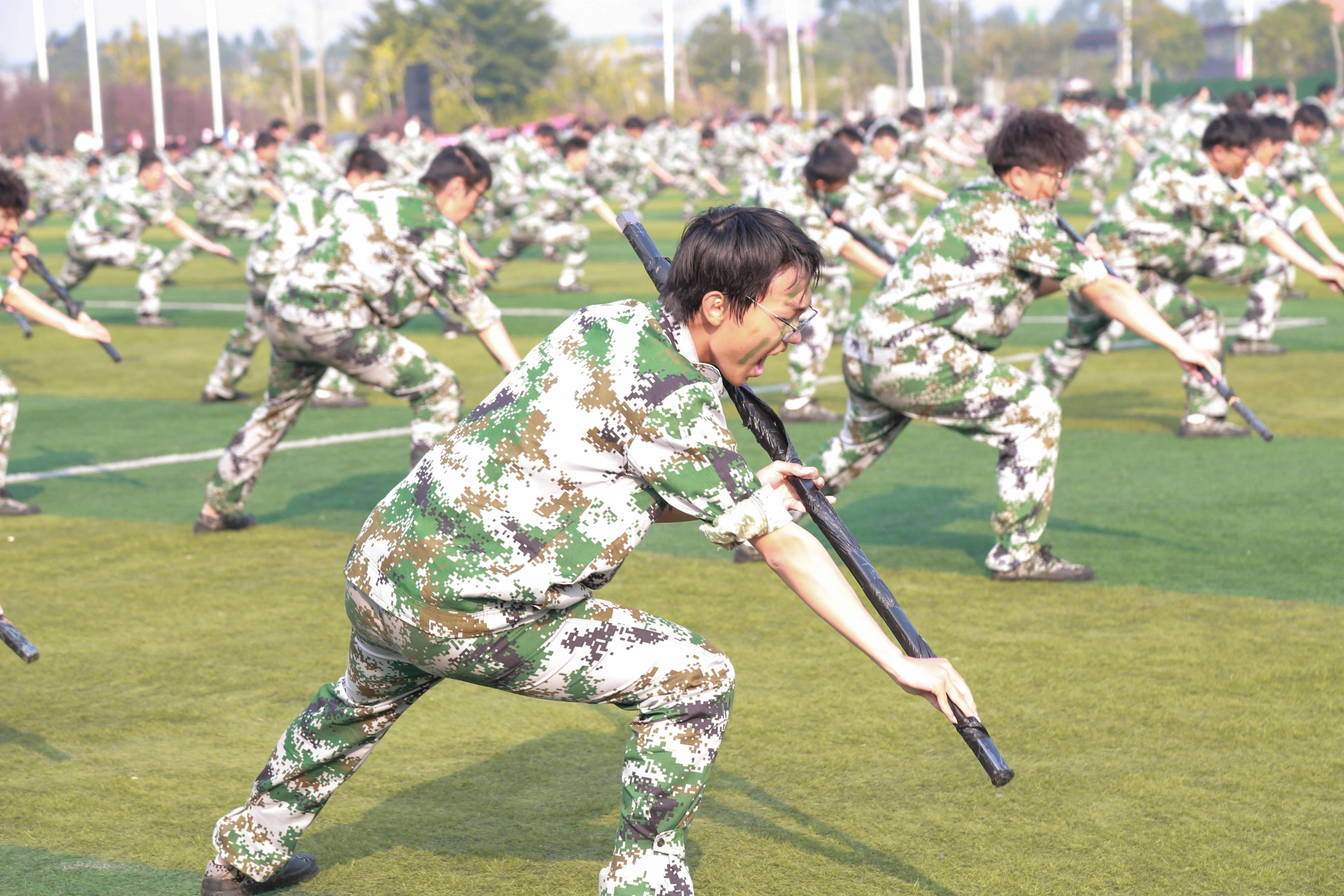 军训战术队形图片