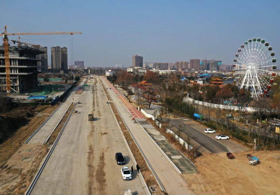 航拍商丘人民公园南门焕新颜