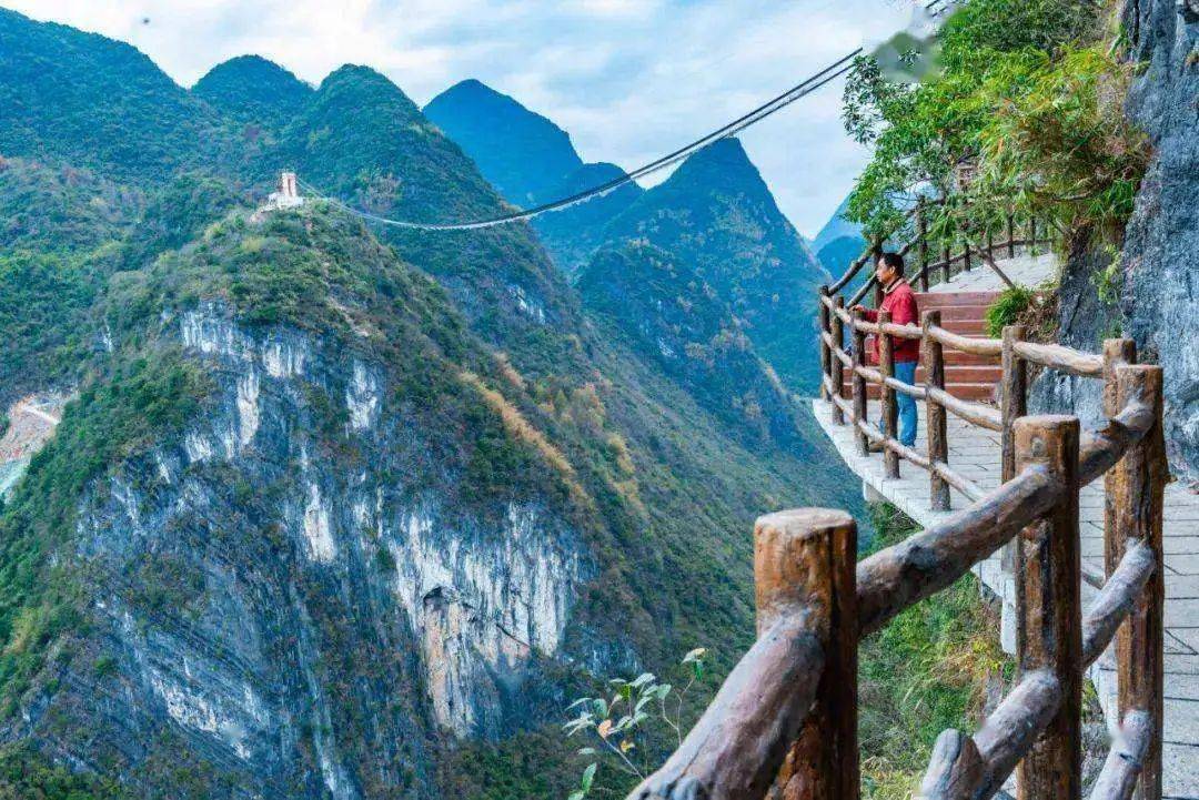 人气推荐清远第一峰天泉温泉度假区打卡全新云端无边际温泉泳池峡天下