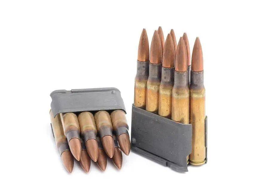 二战美军枪械m1加兰德半自动步枪在欧洲战场最致命完胜德军k98栓动