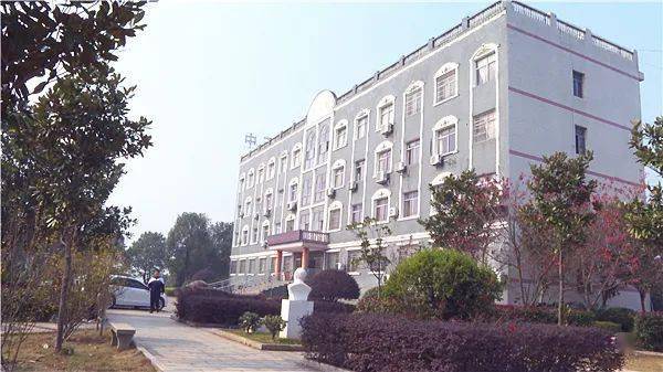 赞湘潭县五中荣获省级诗教示范单位称号