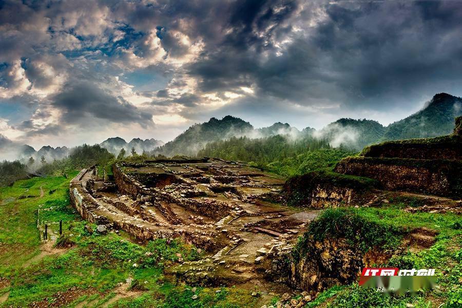 景区|向往的张吉怀丨芙蓉镇：高铁驶进景区，开启土司王朝时空之门