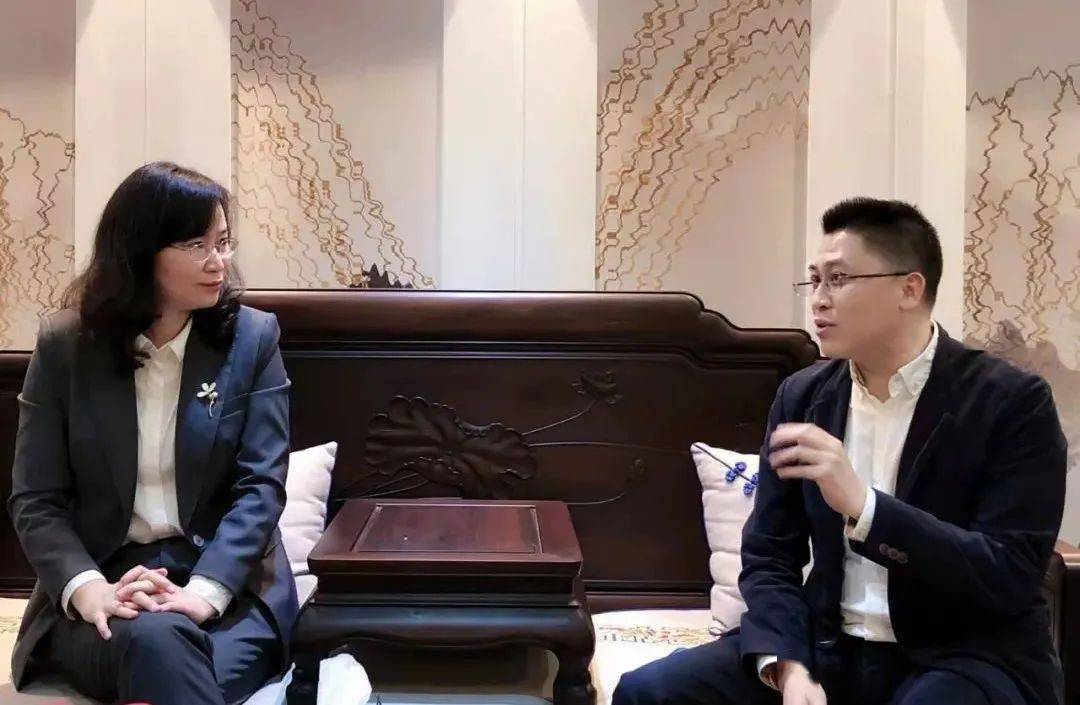 在深圳市漳平商会,马桂秋对商会和会员,以及漳平籍乡贤情系家乡,建设