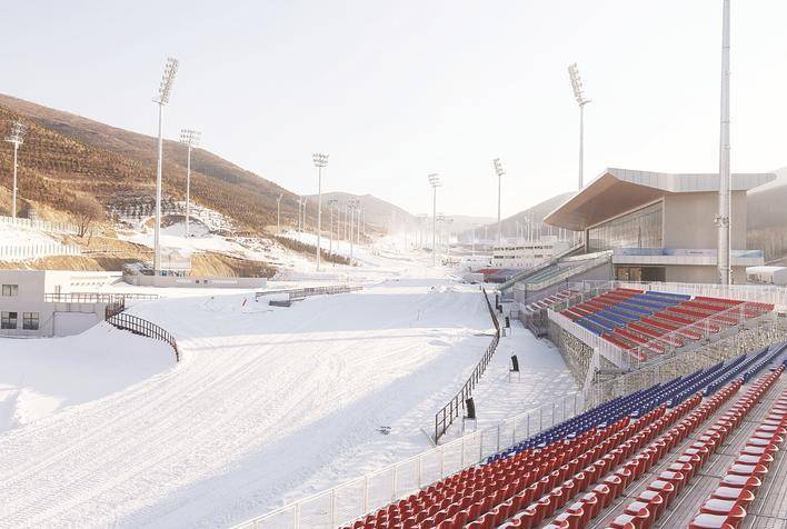 张家口赛区国家冬季两项中心 雪道塑型待检