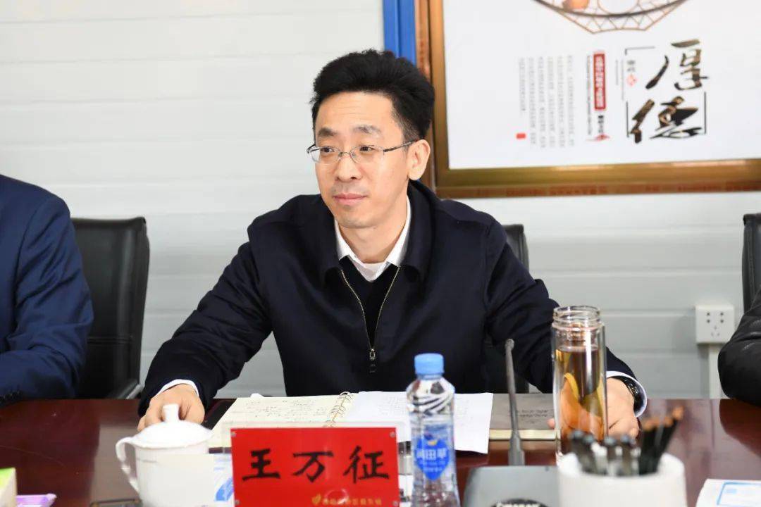 市人大代表进昌东镇开展主题活动,王万征以人大代表身份听民音!