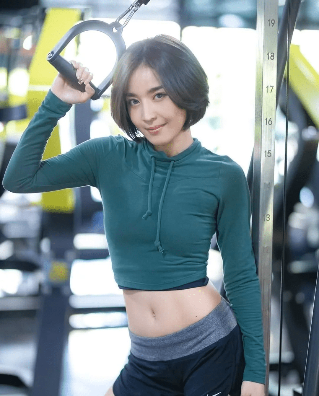 健身房的姑娘不一定都是好身材,但都会有好身材_减肥_朋友_年卡