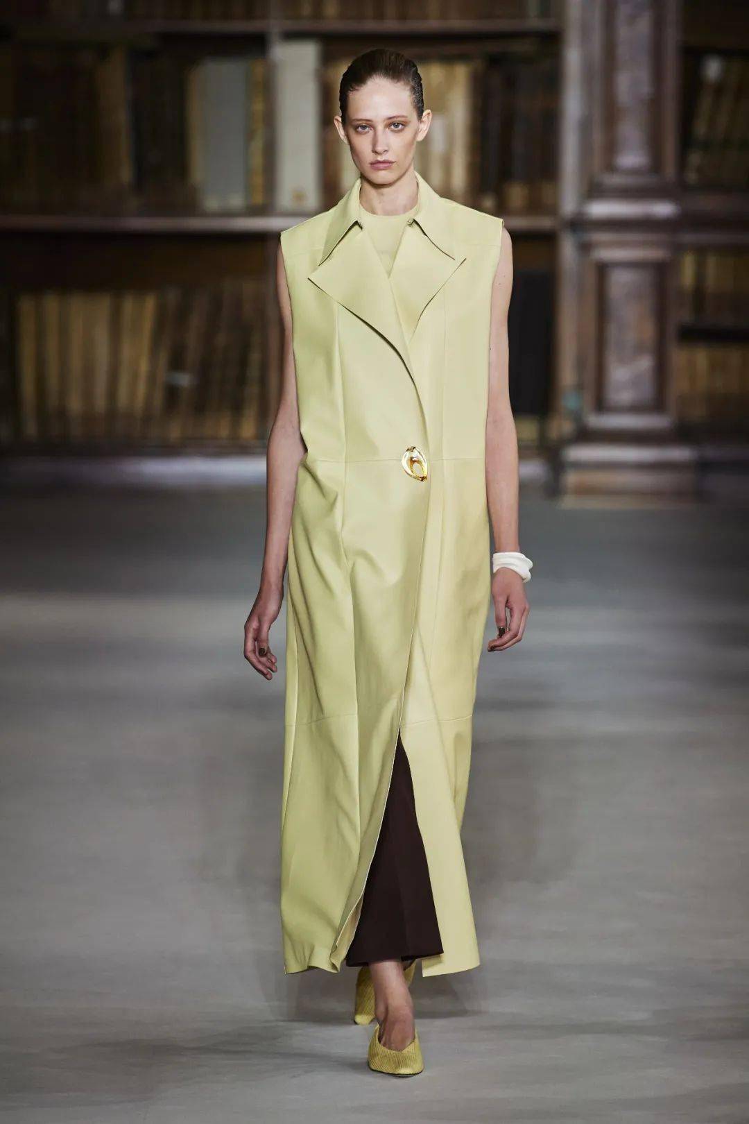 popfashion女装皮衣主题企划打造秋冬高级感