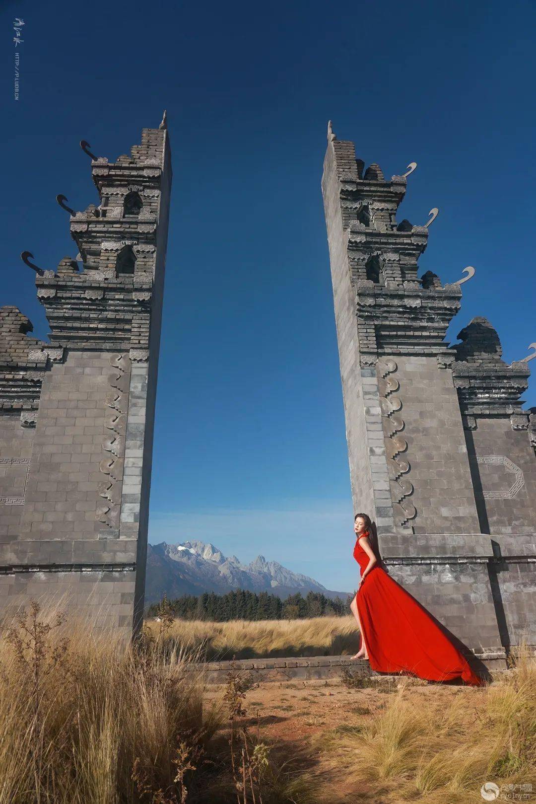 光影中国专题作品欣赏:《天堂之门》清江水/摄_罗波_网名_来源