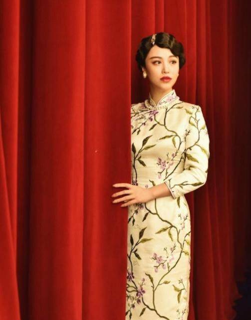刘翔前妻葛天穿旗袍秀身材像八九十年代姨太太太美了