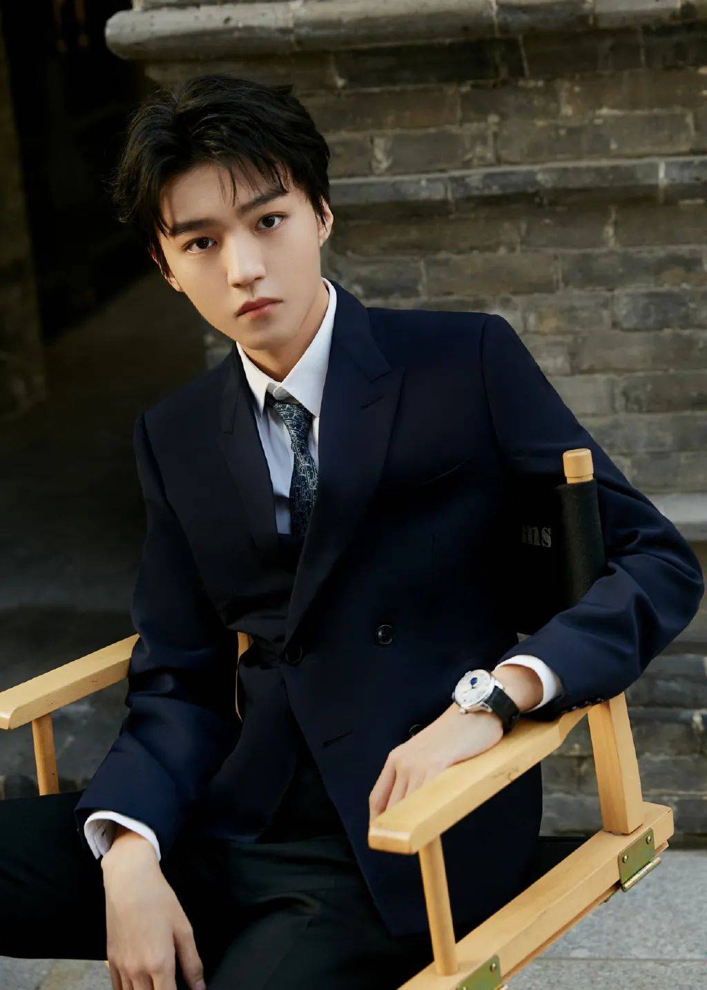 王俊凯搭上老戏骨?万茜捧不红?薛佳凝打酱油?王玉雯炒恋情?