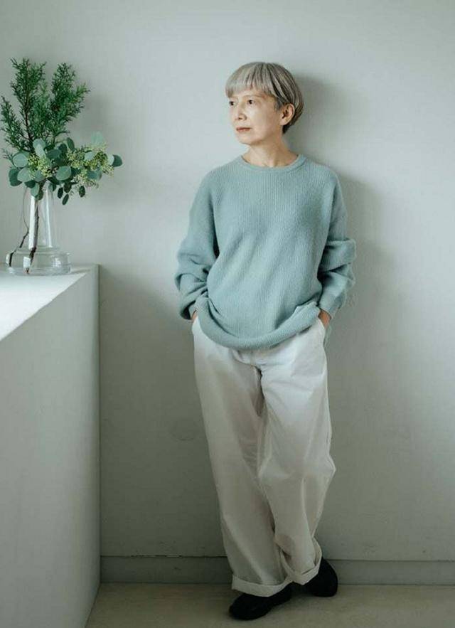 日本60岁老太太,身高153穿衣却很高级,巧搭基础款弥补身材短板_黑色