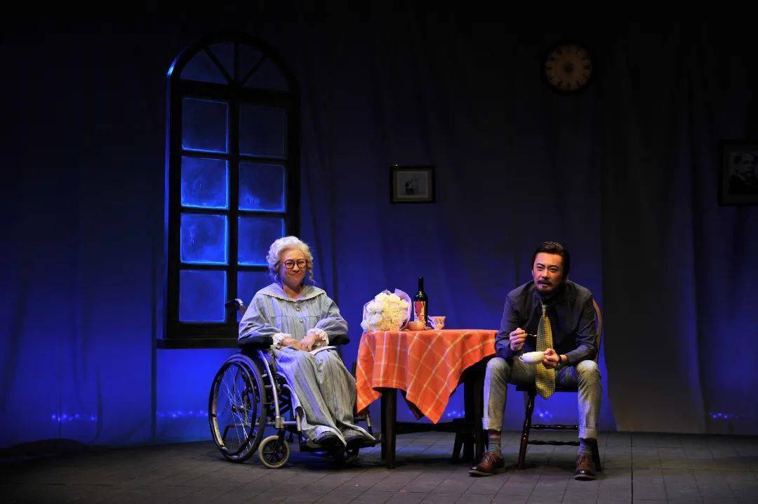 用爱温暖寒冬治愈系轻喜剧她弥留之际将登人艺实验剧场