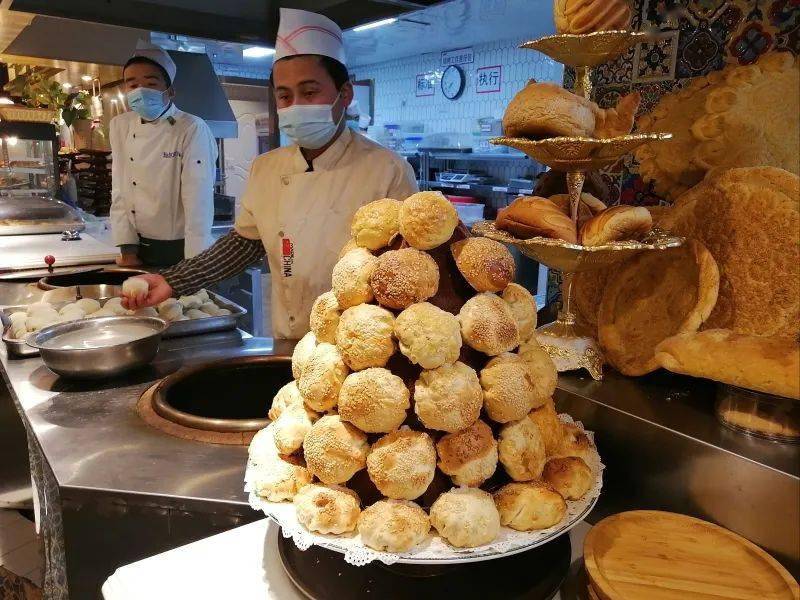 昌吉市花间集和田夜市传统美食做出新花样