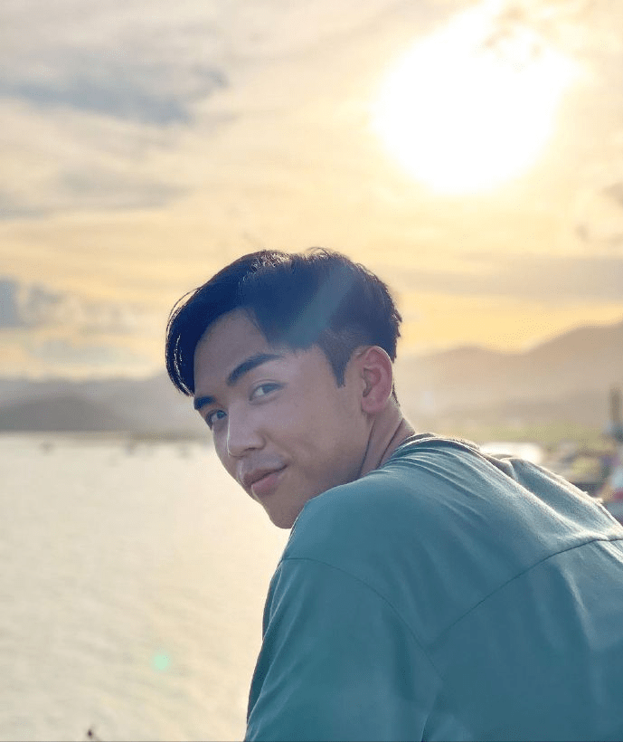 因为|加油!TVB男星与前任演情侣不尴尬,感恩父母:拼命工作报答他们