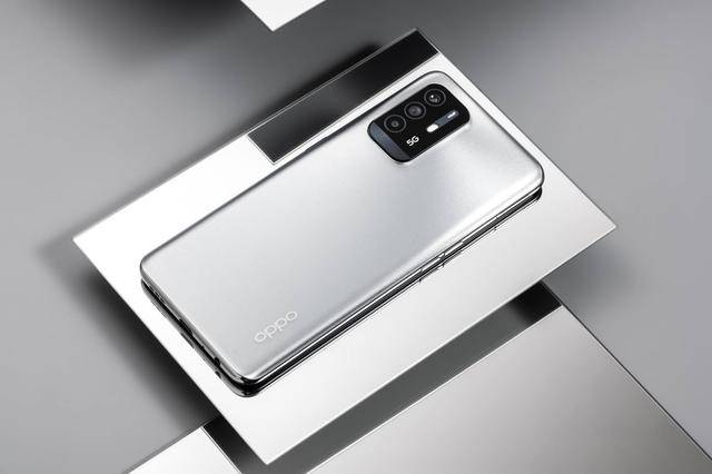 oppoa95雅银色图赏低调又不失典雅2k价位颜值担当