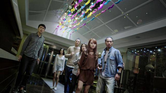 剧情烧脑大呼过瘾电影《深夜派对》中的演员张垚祎,靳锦,刘芷妃,边宇