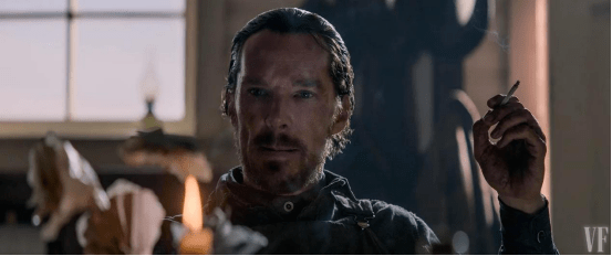 The|卷福和美少年上演禁断“叔侄恋”?外媒评论这部2021年度佳片,不简单!