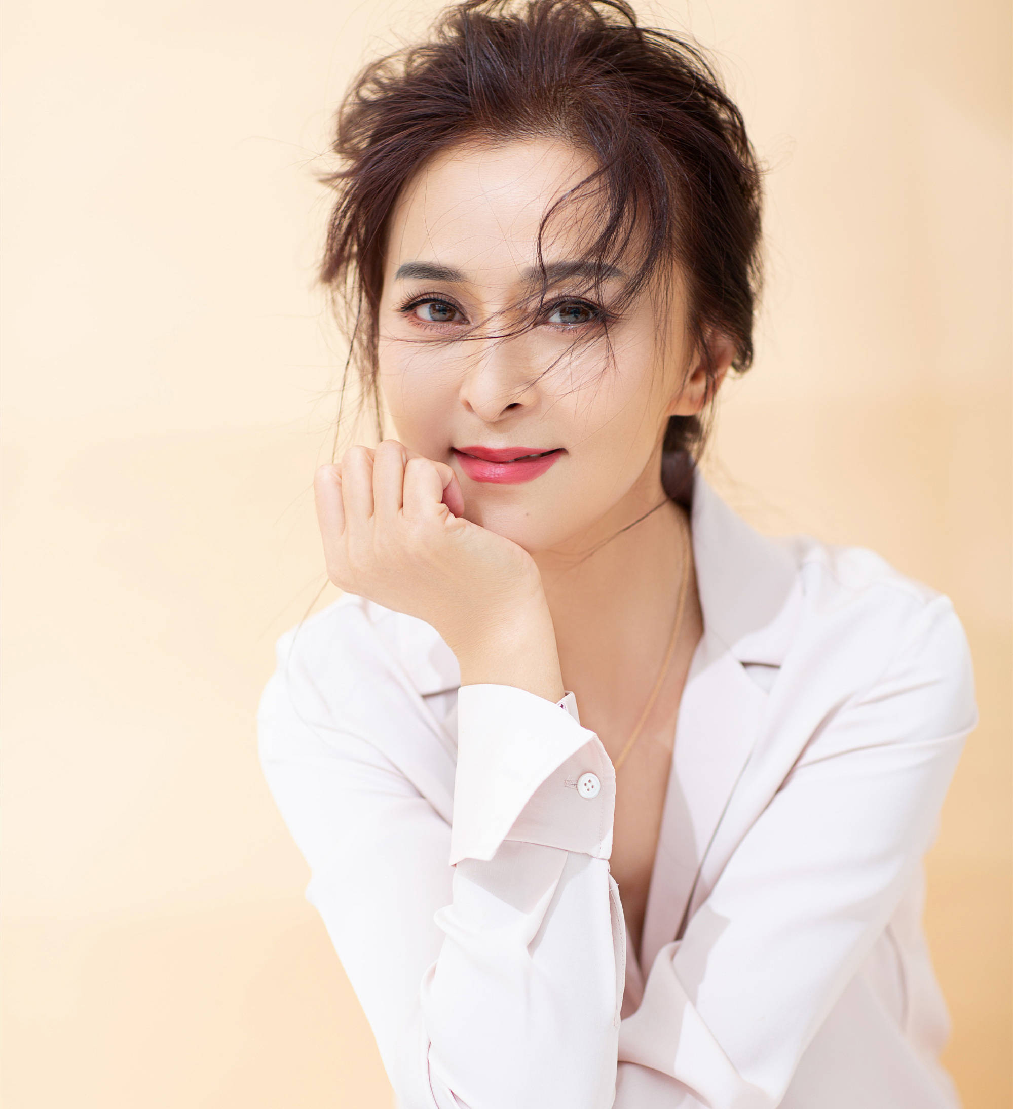 "川妹子"何音,13年感情难舍黄志忠,离婚2年后事业爱情双丰收_母亲