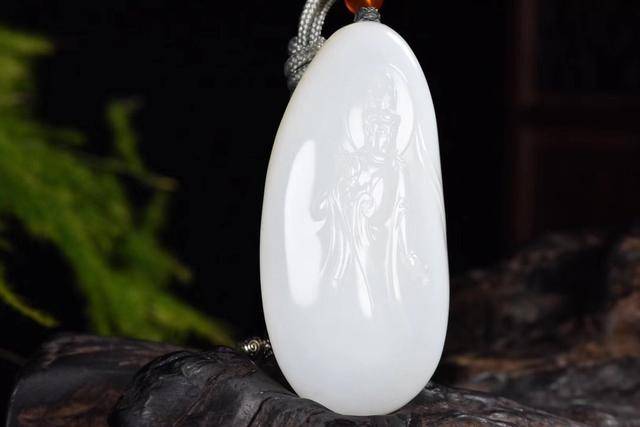 当心，不是白色的玉就能叫白玉_搜狐网