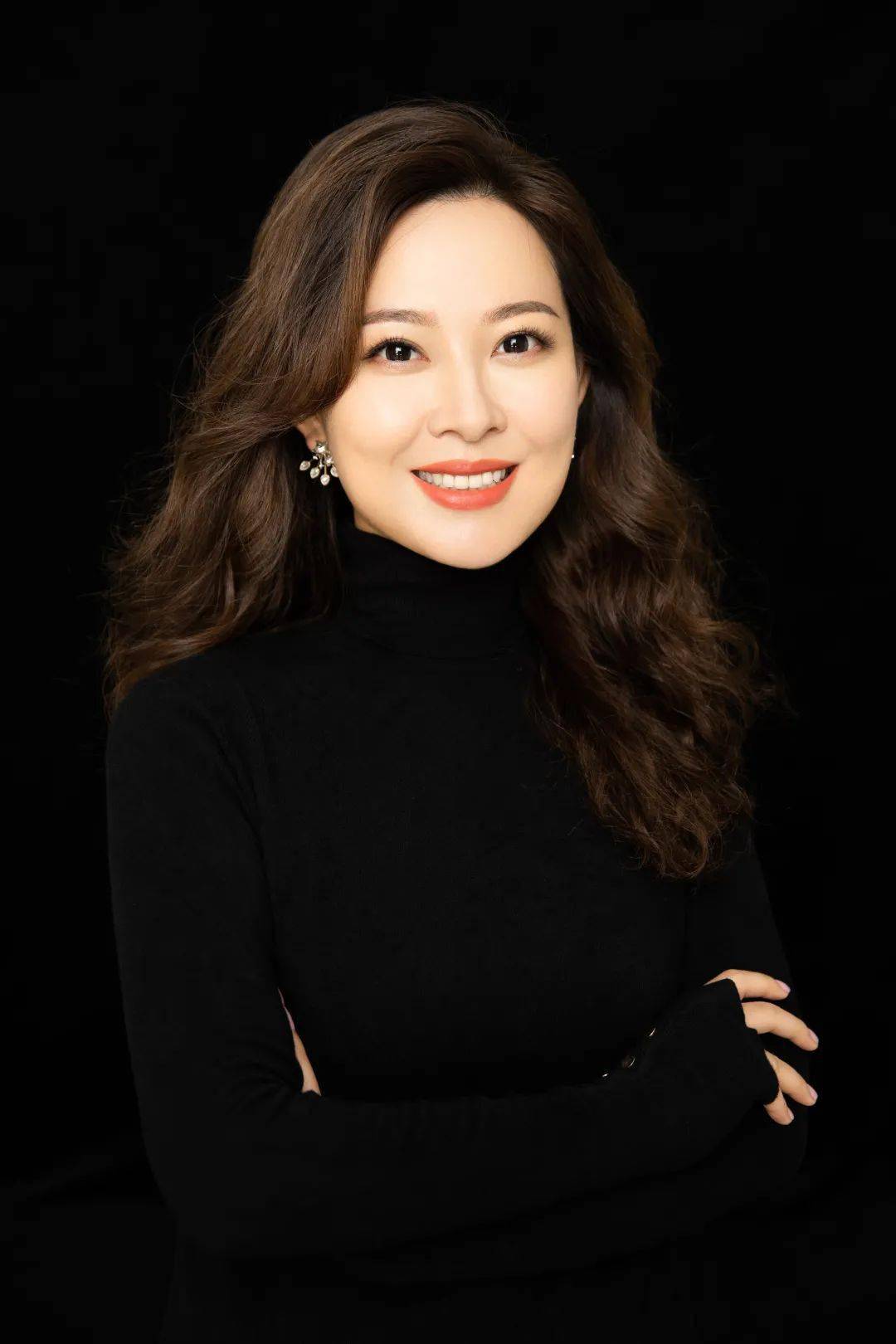 普契尼诞辰160周年音乐会"等重要演出;多次参加黑海涛教授学生音乐会